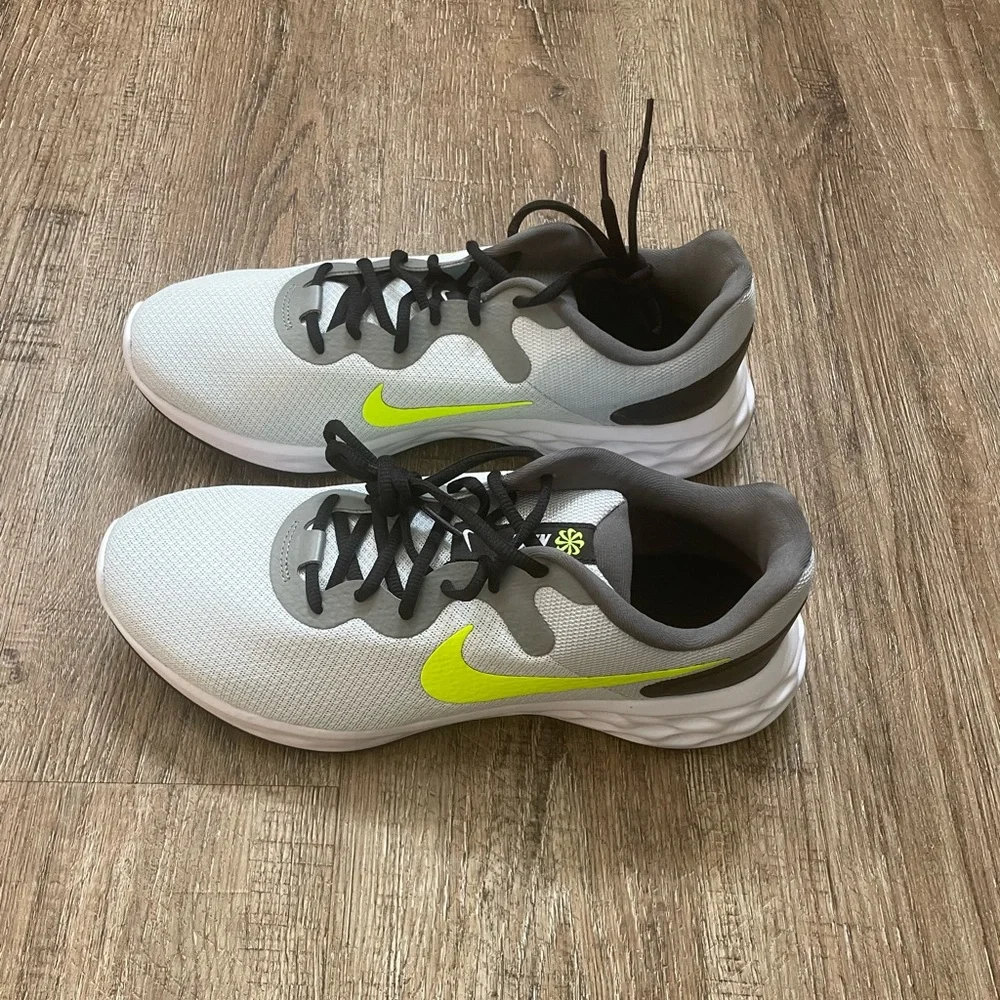 Nike Mens Revolution 6 NN Shoe Pure Platinum Sz 10.5 DR9882-001